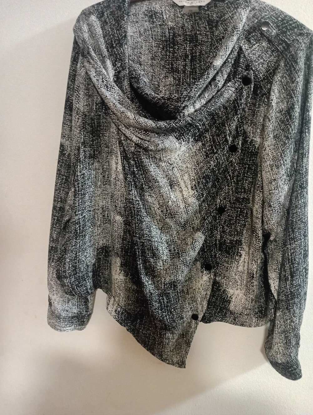 Peter Nygård Black and White Abstract Textured Top 2X and  Fit Like a XL